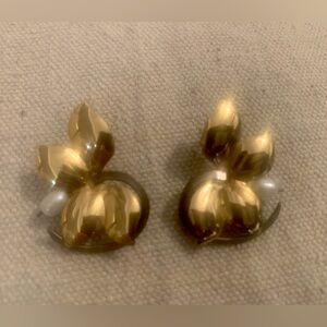 Lovely finely crafted Pearl embellished Gold Flower Earrings